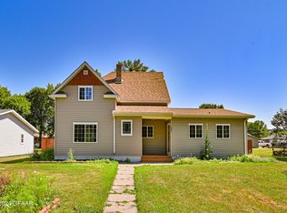 205 7th St, Hatton, ND 58240