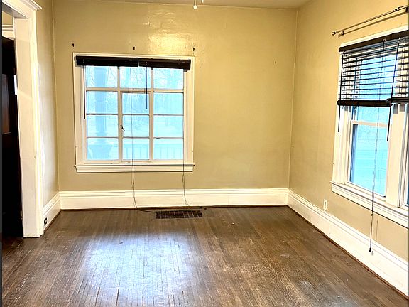 4th image of 145 Parkside Ave #1