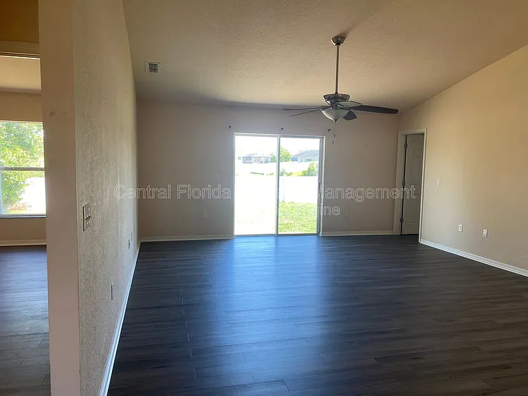 250 Highland Meadows Ct — Photo 3