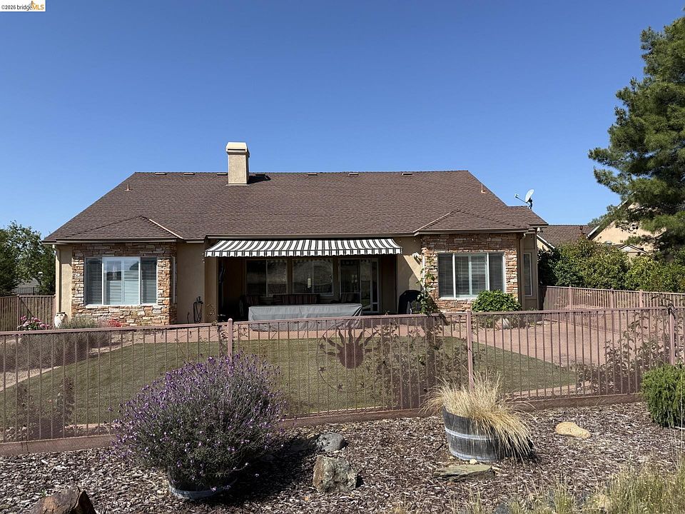 2nd image of 158 Rock Ridge Ln