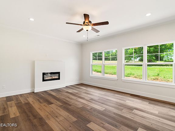 5th image of 5706 Zurich Way