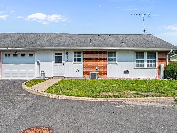 3rd image of 355 Dorchester Dr