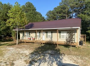 359 Cunningham Ln, Lobelville, TN 37097