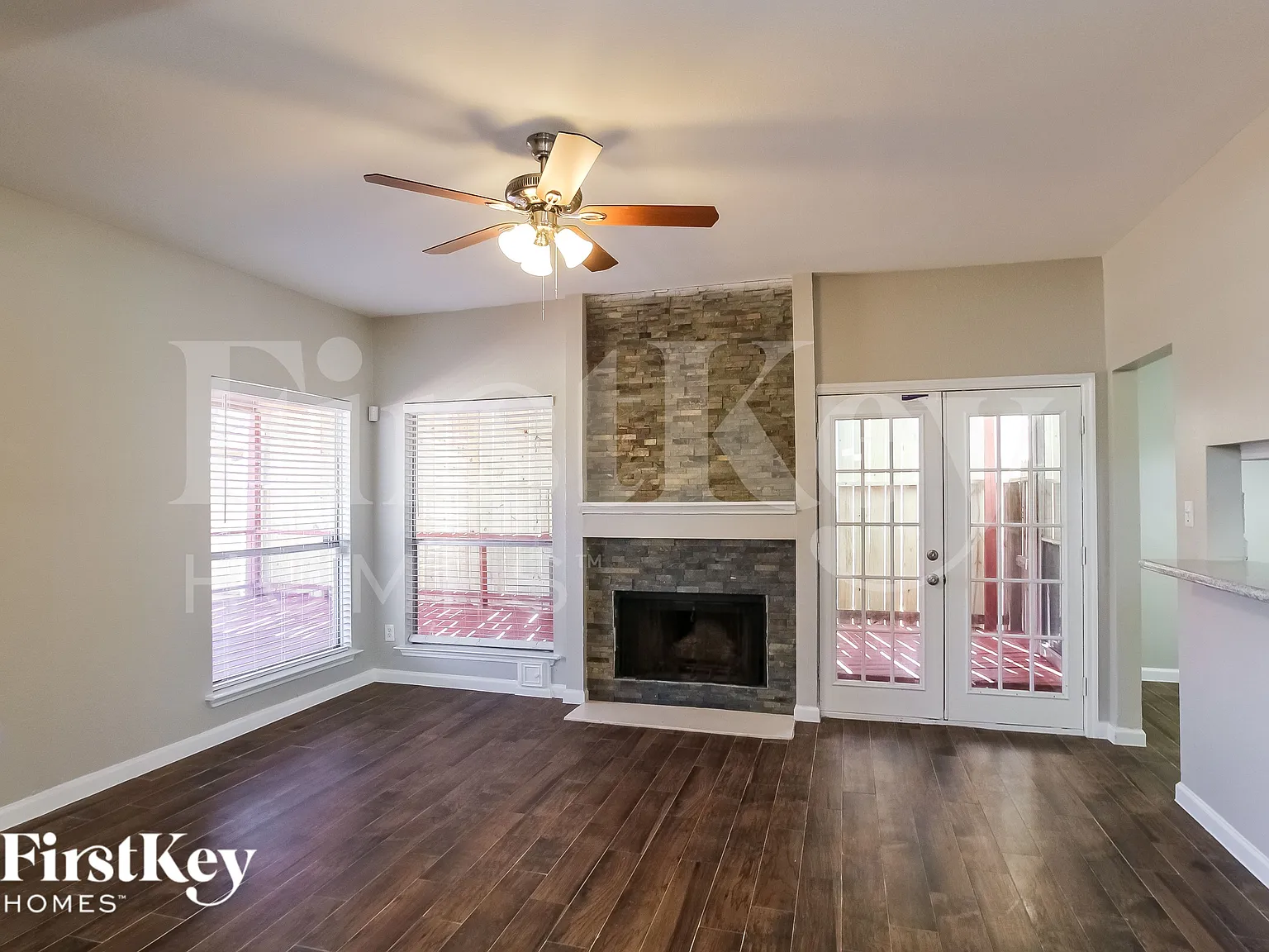 3 bed, 2.5 bath, 1905 sqft, $2,075 — Photo 3