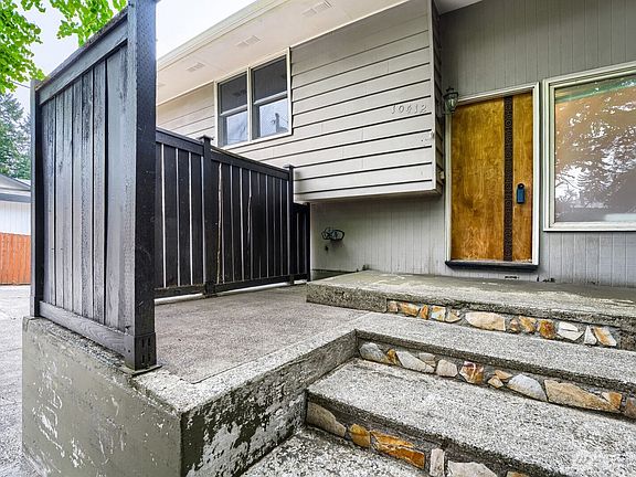 3rd image of 10412 SE 219th Street
