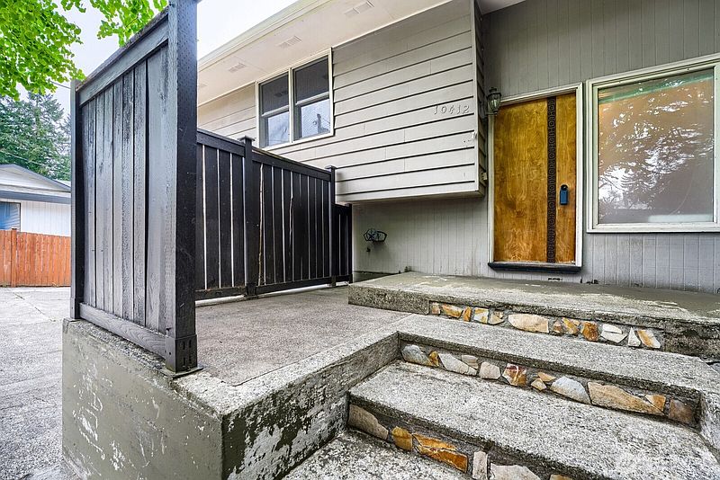 3rd image of 10412 SE 219th Street