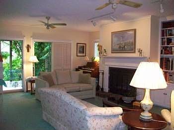 2nd image of 546 Monroe Ct