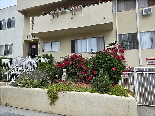 1216 N Formosa Ave #2 Photo 1