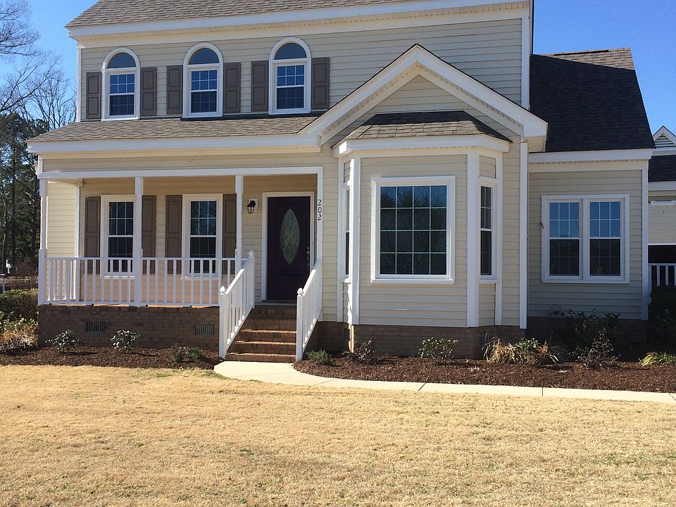 1st image of 202 Woodfield Dr
