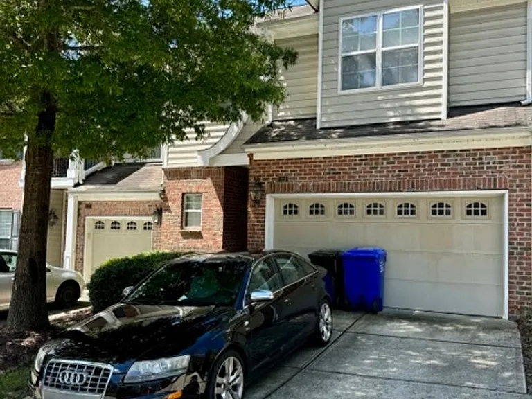 213 Chateau Pl — Photo 2