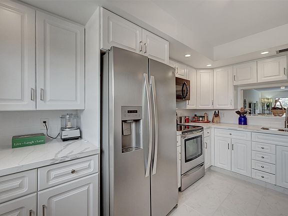 3rd image of 2404 Antigua Circle #A4