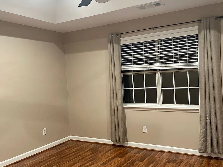 3911 Landover Dr — Photo 4