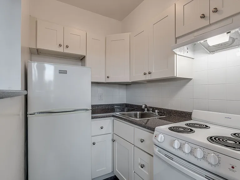 695 SE Marine Dr #605 — Photo 18