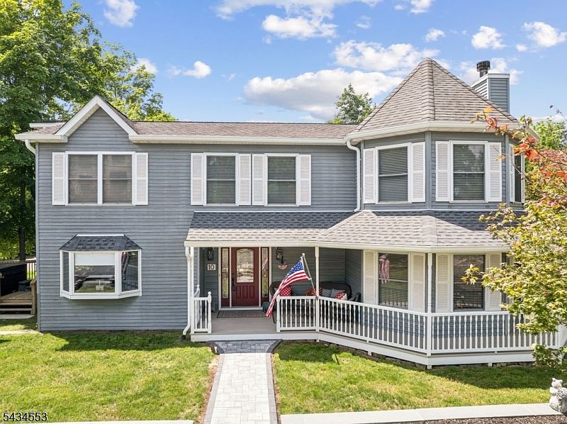 1st image of 10 Church Ln