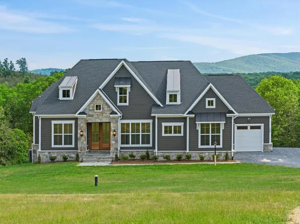Tumble Leaf Ln, Winchester, VA 22602
