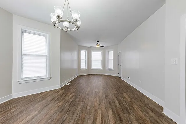 2 bed, 1000 sqft, $1,600 — Photo 2