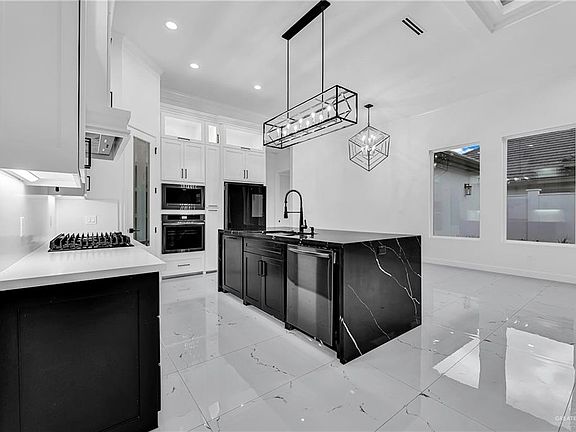 5th image of 4722 S Waterford Ave