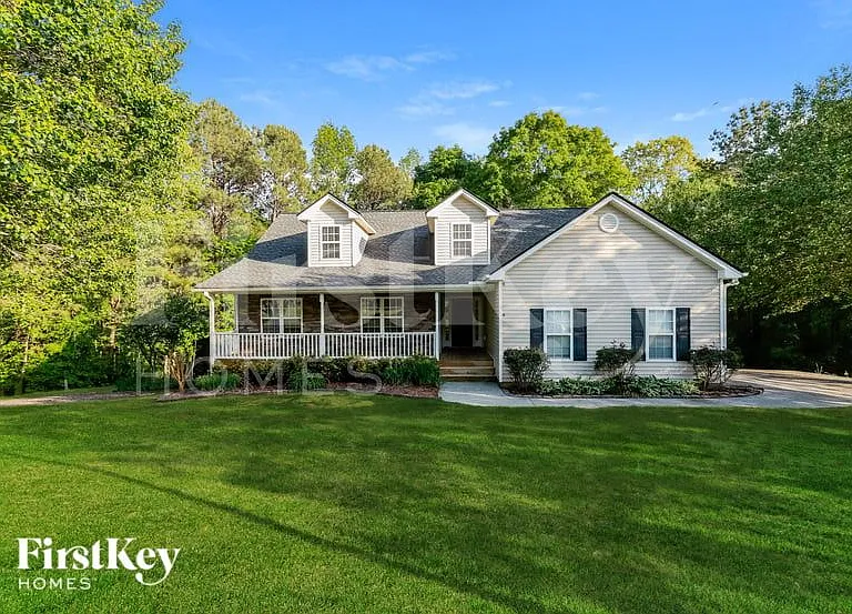 940 Willow Hollow Dr — Photo 1