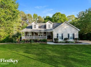940 Willow Hollow Dr, Dacula, GA 30019