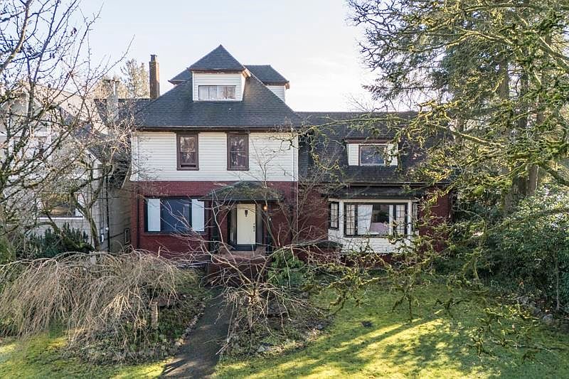 1st image of 118 Queens Ave