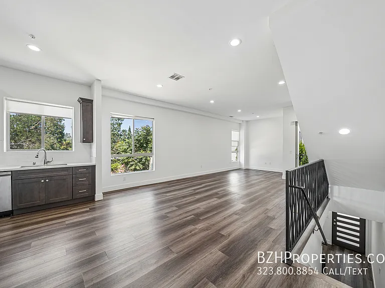 6006-6002 Klump Ave — Photo 39
