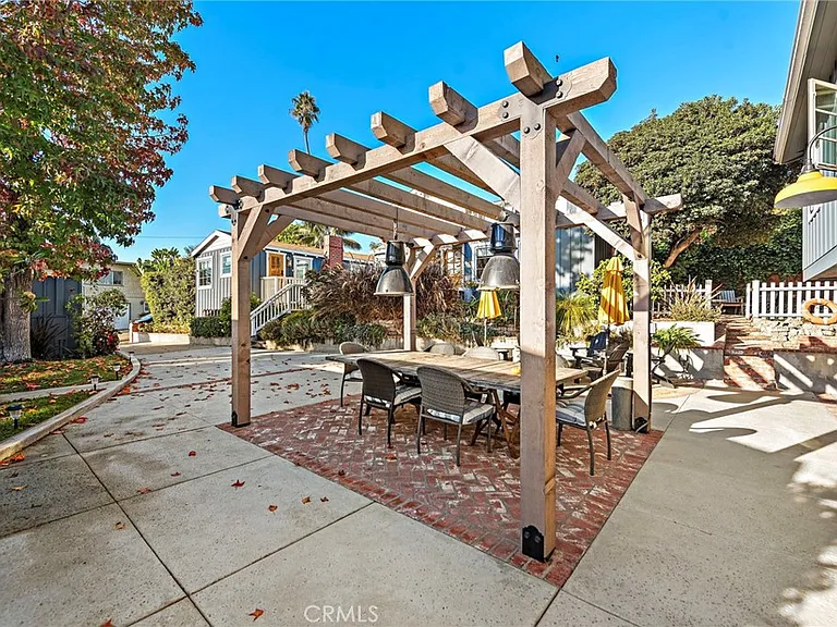 231 Cajon St — Photo 3