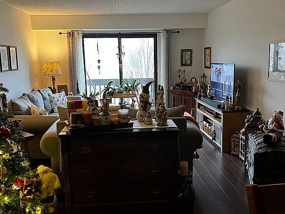 3rd image of 444 Redondo Dr APT 204