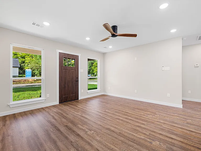 506 W Woodruff Ave — Photo 11