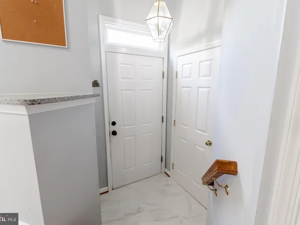 8607 Walcott Ct, Manassas, VA 20111