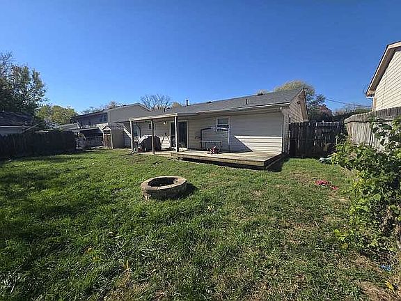 Fenced in Back Yard!