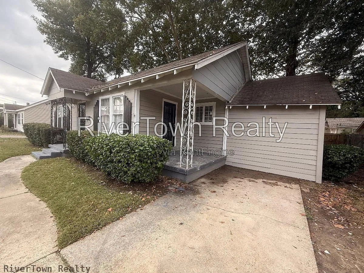 3 bed, 1.0 bath, 1100 sqft, $1,095 — Photo 2