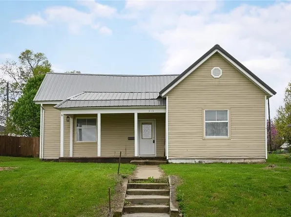 313 E Lexington St, Richmond, MO 64085