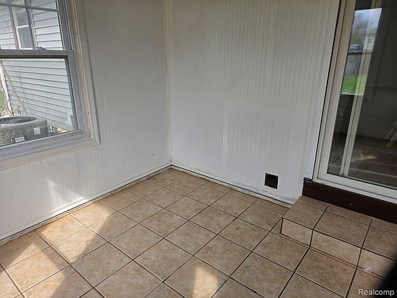 5th image of 7332 Quail St