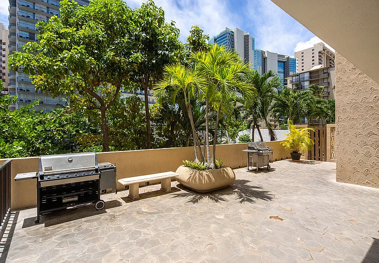 2215 Aloha Dr #4J — Photo 2