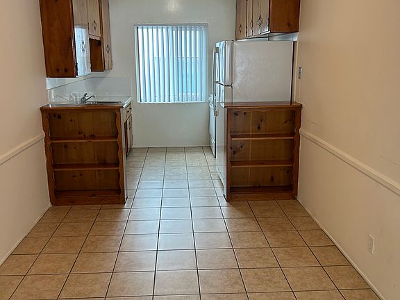 2nd image of 748 N Inglewood Ave APT 6