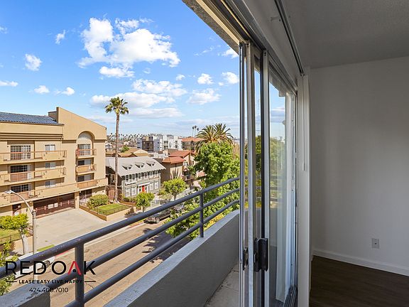 5th image of 837 S Berendo St #201