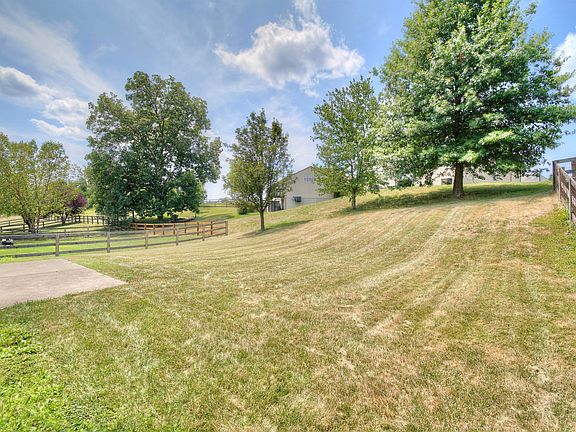 4th image of 3047 Saddlebred Ct