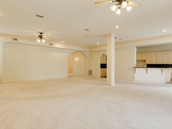 5th image of 1400 Fullerton Ave