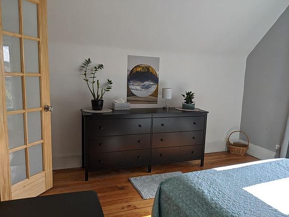 5th image of 2049 N Whipple St #3