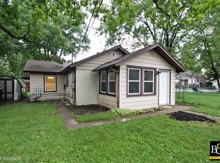 414 Keller Ave, Waukegan, IL 60085