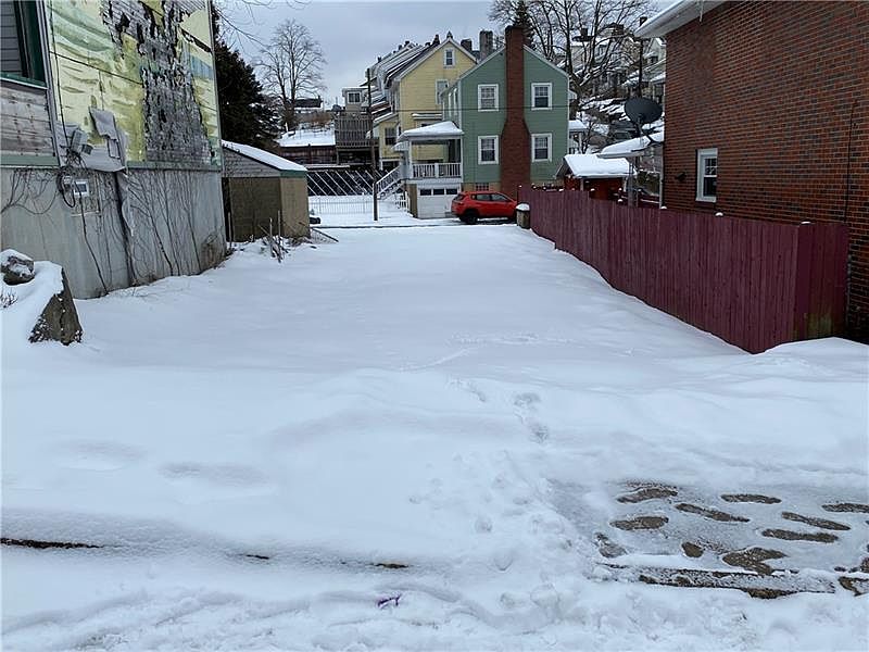 2nd image of 2906 Palmgreen Ave