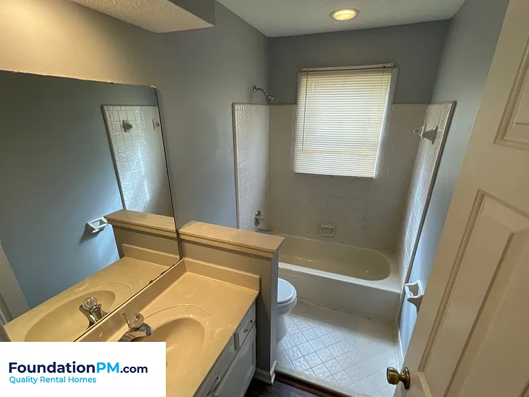 8215 Timber Creek Dr — Photo 25