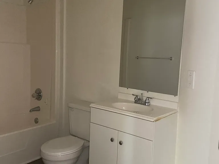 1122 Southwood Dr #3 — Photo 11