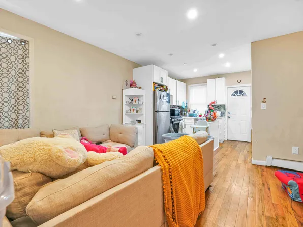 109-55 Lefferts Boulevard image 10 of 21