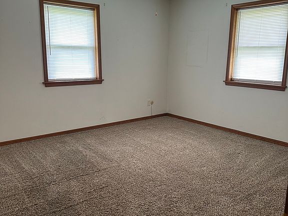 5th image of 1405-1407 SE Sunrise St #1405