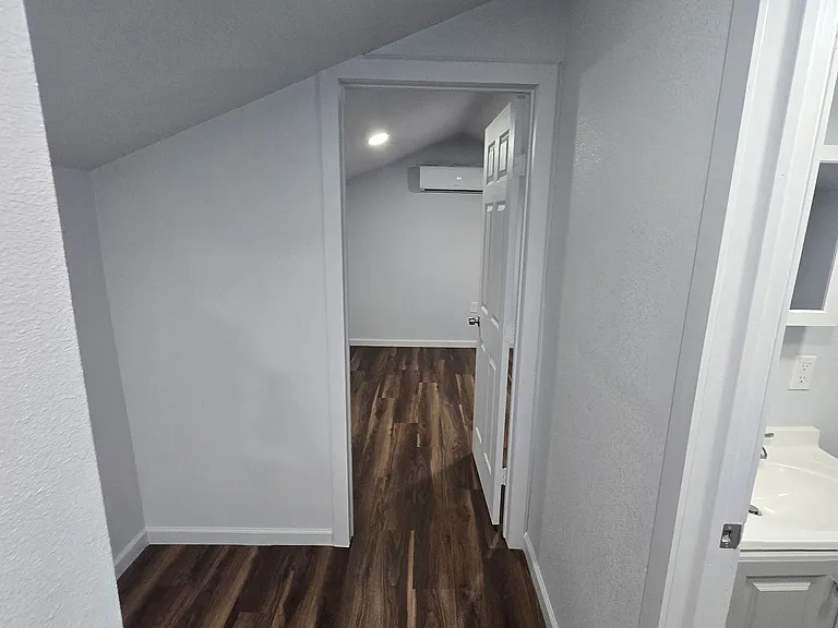7202 Base St #B — Photo 12
