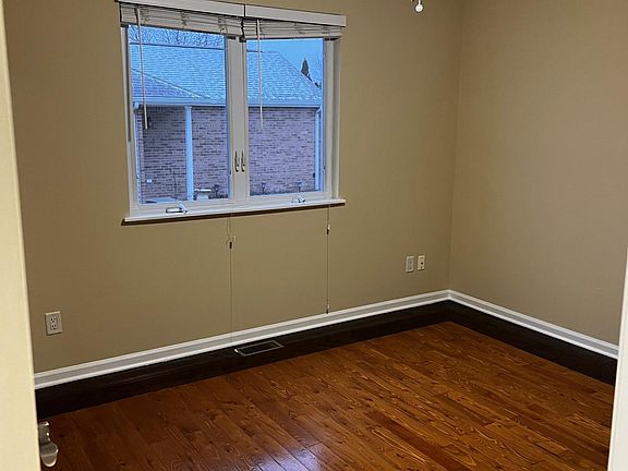 5th image of 10770 Pike St #10770