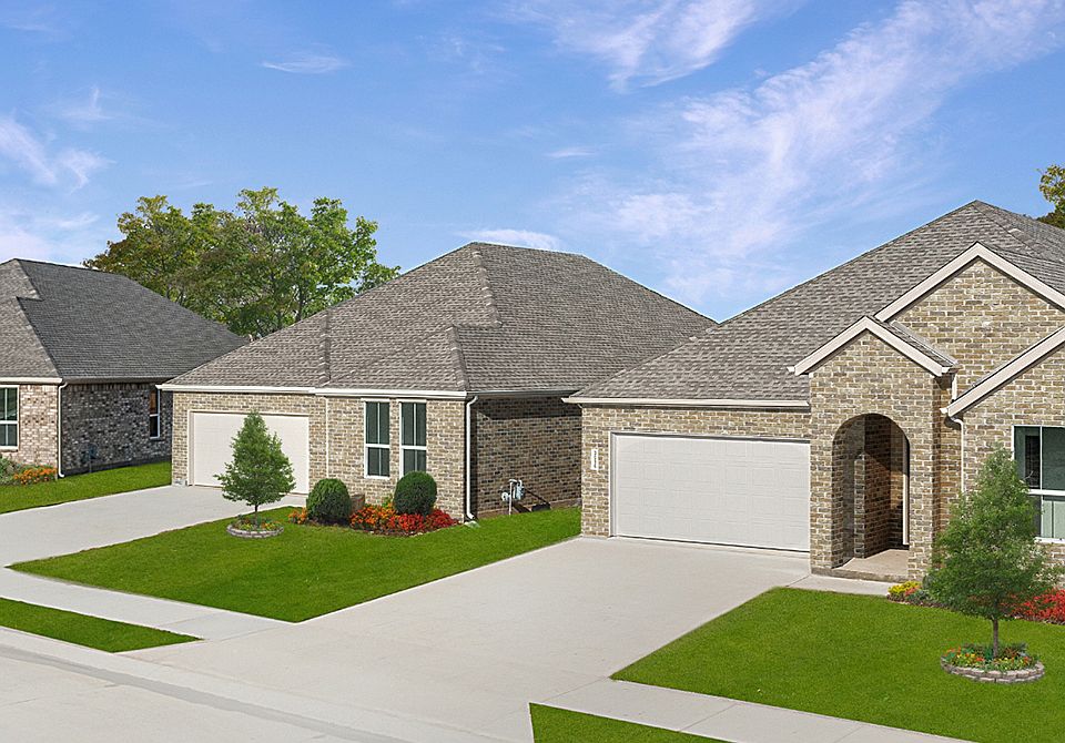 Yellow River Plantation Streetscape