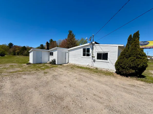 3261 Whitehall Rd, Muskegon, MI 49445