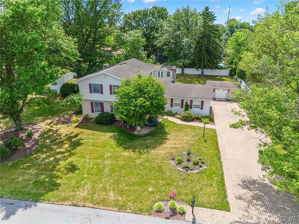 1st image of 3865 Greenwood Dr